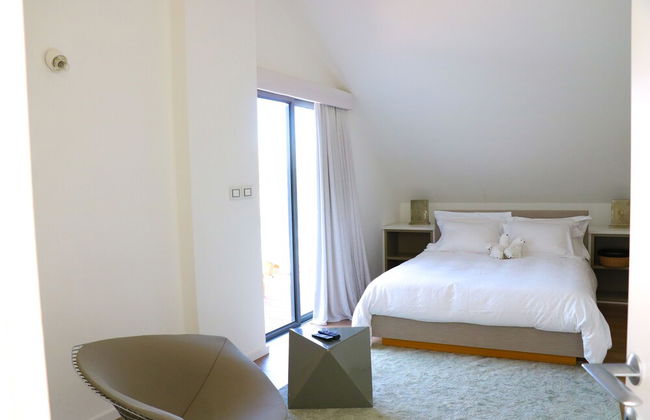 Luxurious Coastal Villa with Pool - Foto 28