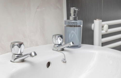 Family Luxury York Cabin Retreat with hot tub - Foto 33