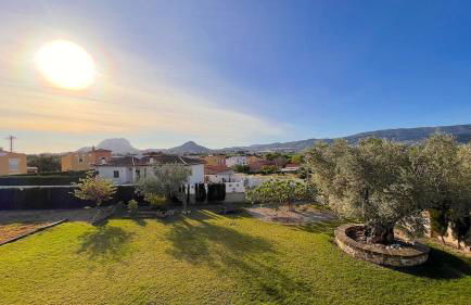 Pet friendly villa 10 minutes from the beach - Photo 2