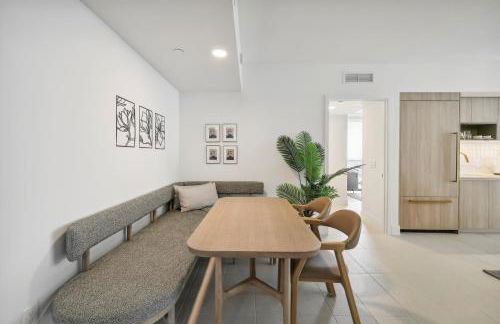 Stunning Lux 2 Bed 2 Bath with Panoramic View from Balcony - Foto 7