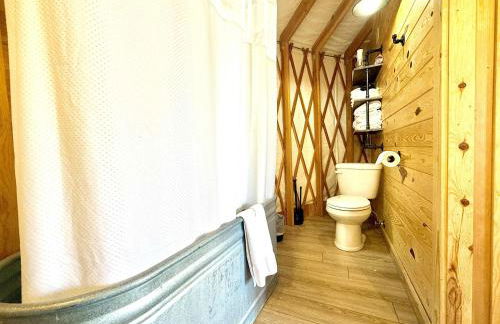 Yurt Overlook #3 with AC and Private Bath 2 Kings - Foto 9