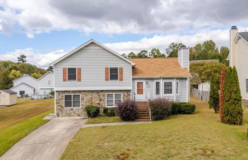 Great 4BR Home Near Emerald Pointe & Downtown - Foto 1