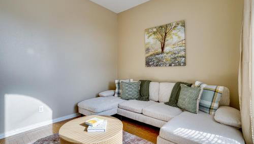 Family Getaway with Fenced Yard in Haltom City! - Foto 5