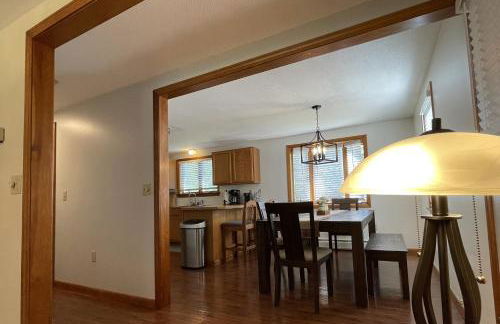 Spacious, Sunny Lake House! Close to ski trails. - Foto 7