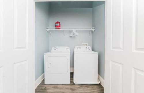 Walkable and Spacious Apt - Parking -- GroupStay - Foto 15