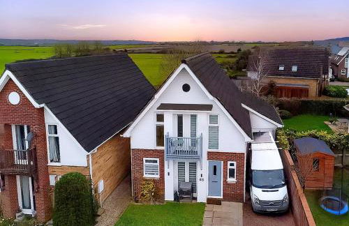 Sun Set House With Hot Tub - Photo 19