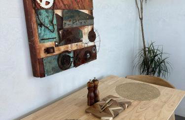 AMFM Art Music Film Motel, walk Pappy's & Red dog - Foto 28