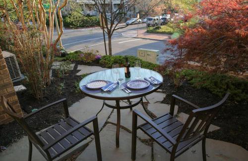 Capitol Hill Delight With Patio - Photo 16