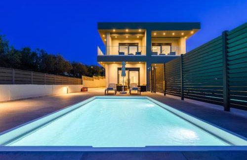 Limi Deluxe Sea View Suites - Private Pools - Foto 21