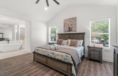 Brand NEW Expansive Coastal Home w/ Custom Furnishings Sleeps 15 - Photo 22