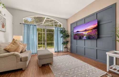 Modern Retreat Pool and Game Room - Foto 28