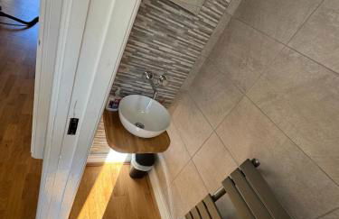 3 Bed house near Tenby with Hot Tub - Photo 41