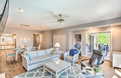 Views, Pools and Marina Lake Keowee Condo! - Foto 3