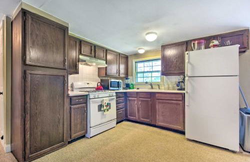 Charming Farm Cottage with Fire Pit and Grill! - Foto 11