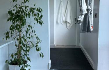 Spacious private cinema guest house - Foto 12