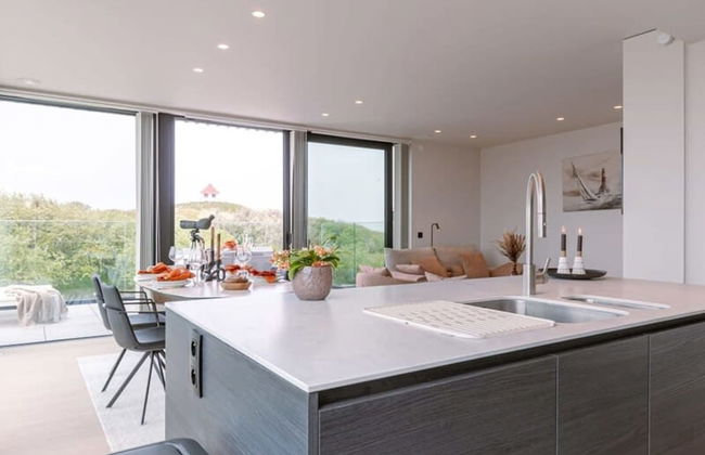 Luxurious Penthouse With Beautiful Seaview - Photo 14