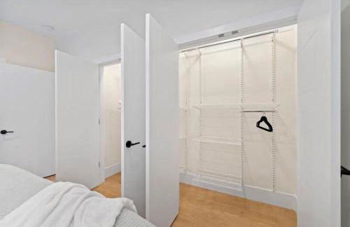 Comfy 3-BD Apt near United Center with Balcony - Foto 29