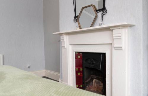 Charming and comfortable property by Our Home Short Stays very spacious with super fast WiFi close to the Metro Centre and Newcastle City Centre - Foto 28