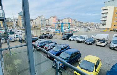 Stylish Marina Apartment with Stunning Views - Foto 17