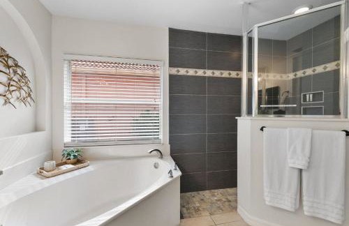 Beautifully-furnished Naples Home l Pool l Hot Tub - Foto 11