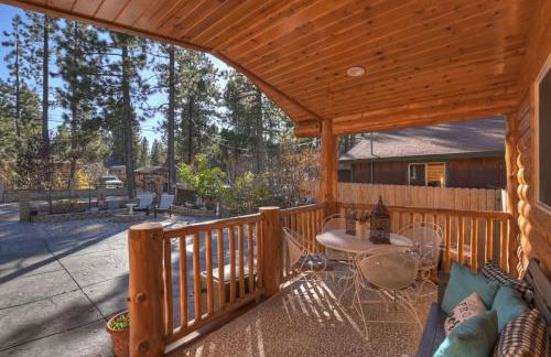 Stylish Elysian Big Bear Cabin w Enclosed backyard - Photo 20