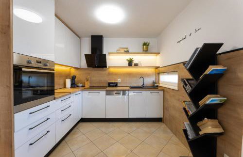 Beautiful Holiday Home "Villa Luka" - Foto 8