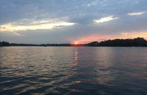 Lake Saint Louis Family Friendly Lakefront Retreat - Foto 2