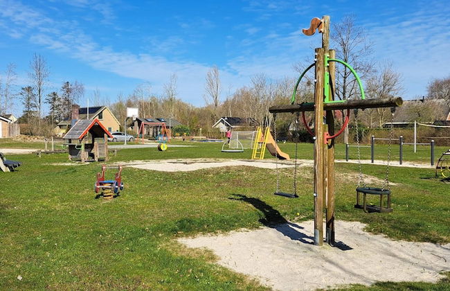 Cozy Holiday Home with Hot Tub in Lauwersoog by Lake - Foto 40