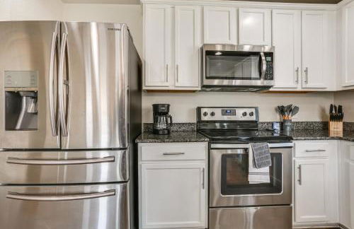 Modern Home with Private Yard and Patio in Little Elm! - Foto 8