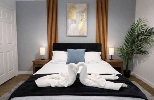 2BR Urban Loft Haven - Rooftop Games & Fitness - Foto 3