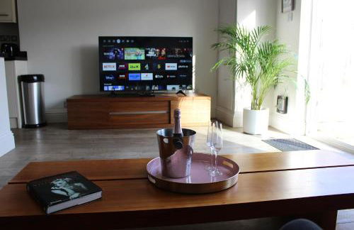 Beautiful 4B.2Ba House + office - Foto 31