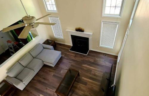 Sweet Home in the heart of Cary Close to NCSU UNC DUKE - Foto 27