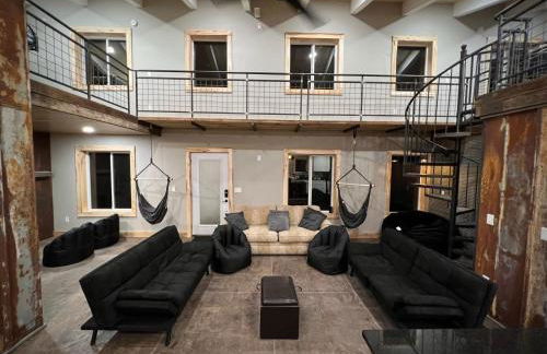 Designer Lake Cabin- HotTub, Sauna & Massage Chair - Foto 40