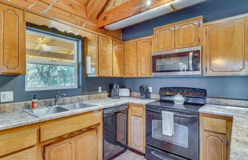 Alpine Cabin with Deck 3 Mi to Luna Lake! - Foto 8