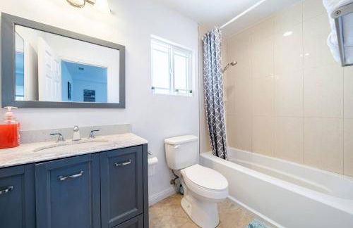 40 ppl 2 houses 13 Bedrooms btw Disney Hollywd - Foto 40