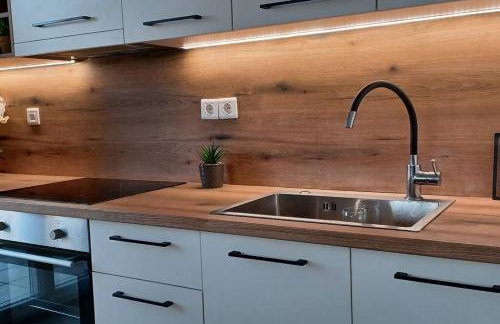 Seaview Luxury Apartment with private parking - Photo 9