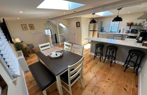 Epic Downtown Newport 6BR Whole House w Parking - Foto 5