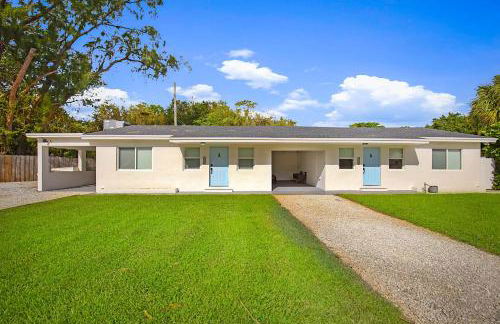 Tropical Escape near Beach! Tons of parking! - Photo 23