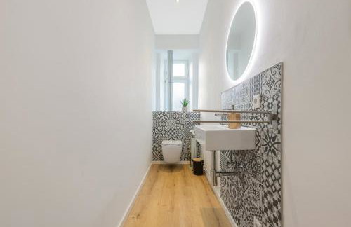 cruwzo I Modern Centrally Located Apartment with Parking Modern Centrally Located Apartment with Parking - Photo 80