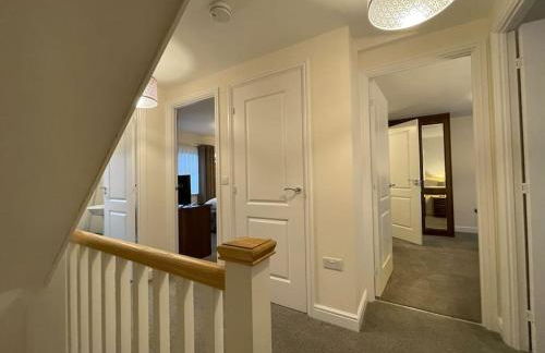 MODERN 4 BEDROOM HOUSE WITH GARDEN & PARKING - Foto 8