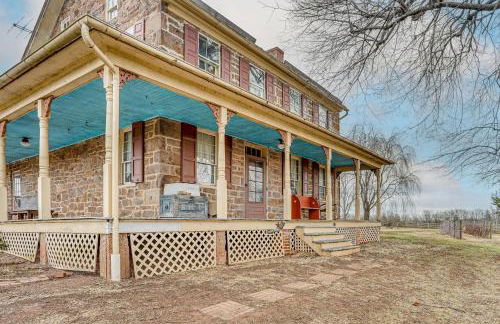 Rural and Historic Detour Escape with Horses On-Site! - Foto 35