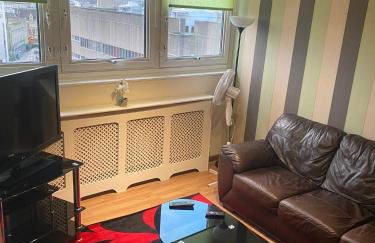 "Snooze Central" - City Centre Apartments above Victoria Centre Shopping Centre with full Kitchen in Milton Street - up to 4 Beds - most Central Location next to the Hilton Hotel - Outdoor Parking for Cars or Vans five pounds a day - Sunday 1pm Check-Out - Photo 49