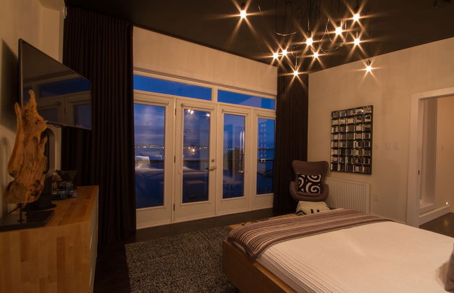 Lux Exec Home HFX Waterfront Pool Hot Tub - Photo 3