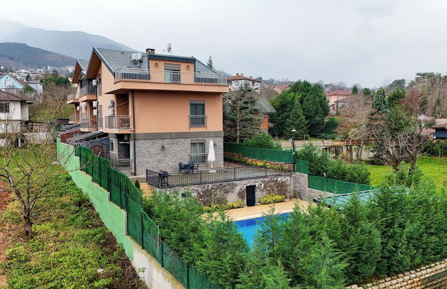 Yonca Evler - Foto 1