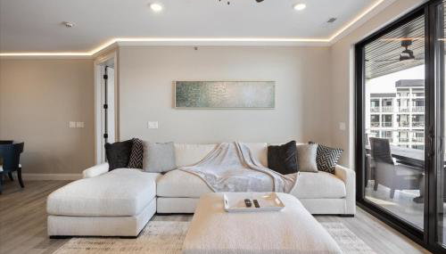 Lakefront Topsider Condo w/ Boat Slip, 2 Pools & Large Deck - Foto 5