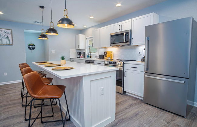 Spacious Delightful 4 BR/ 3 BA Close to Downtown - Foto 17