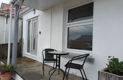 Contemporary one bed studio. Sea views and parking - Foto 10