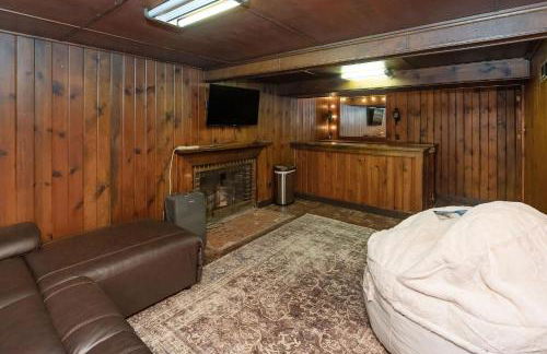 4BR-3BA Charming Family-Sized in Ames - Foto 19