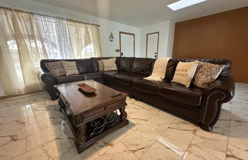 Sleek & Spacious Central Oasis - Foto 12