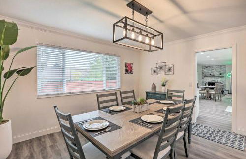 Relax Fireside and Play Pool! Home 4 Mi to Dtwn Reno - Foto 8